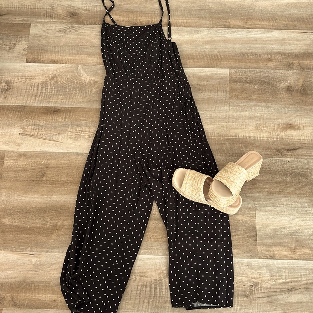✨ Polka dot jumpsuit with pockets